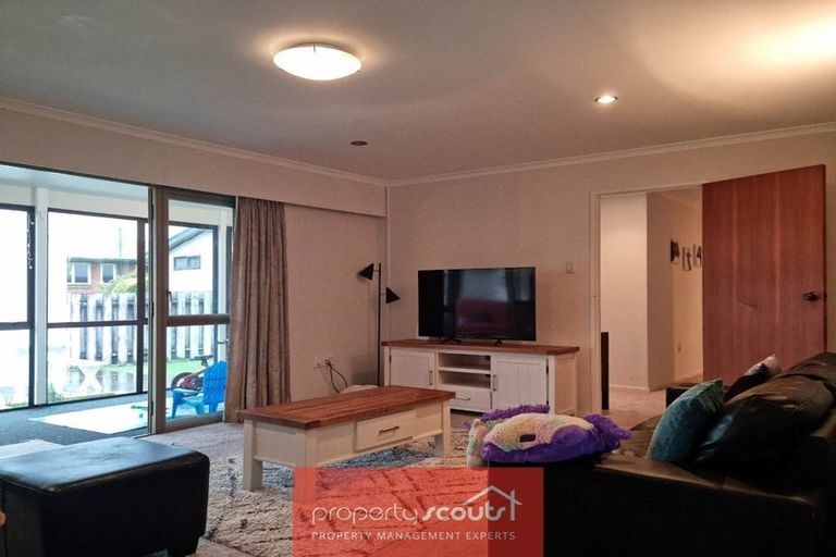 Photo of property in 72 Manu Crescent, Upper Vogeltown, New Plymouth, 4310