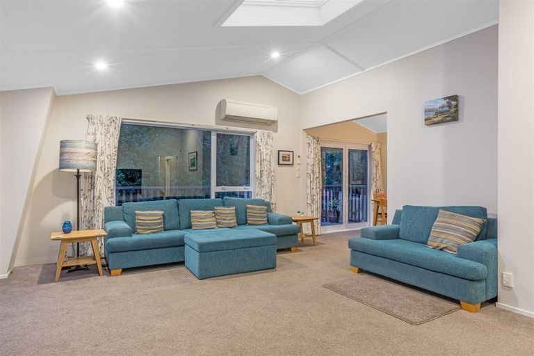 Photo of property in 5 Trevor Terrace, Paremata, Porirua, 5024