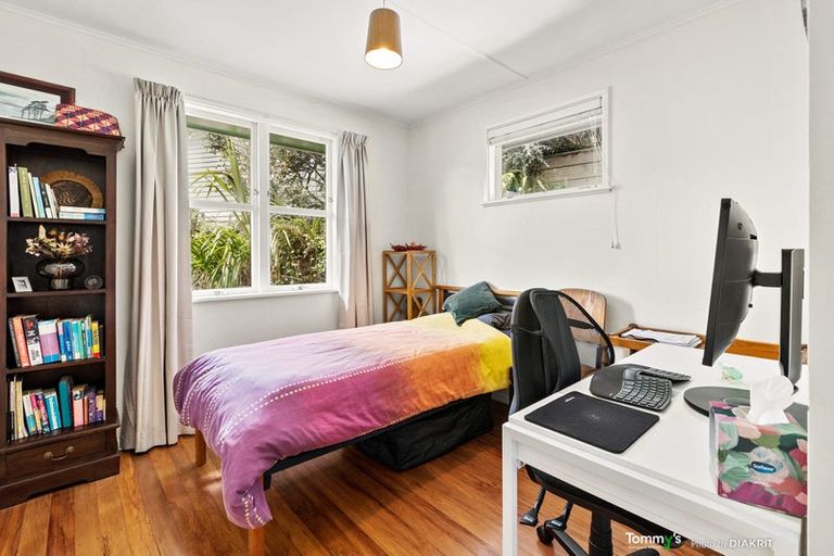 Photo of property in 11 Wrights Hill Road, Karori, Wellington, 6012