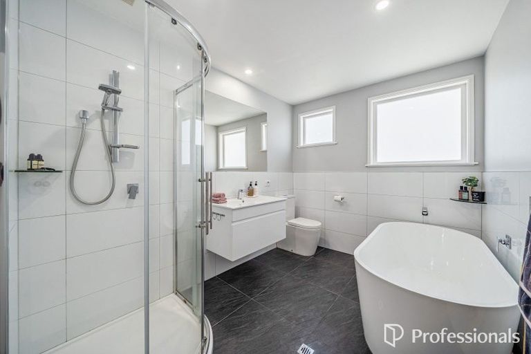 Photo of property in 32 Orr Crescent, Hutt Central, Lower Hutt, 5011