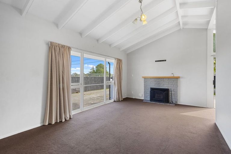 Photo of property in 1/124 Breezes Road, Avondale, Christchurch, 8061