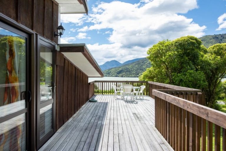 Photo of property in 742 Queen Charlotte Drive, Havelock, Picton, 7281