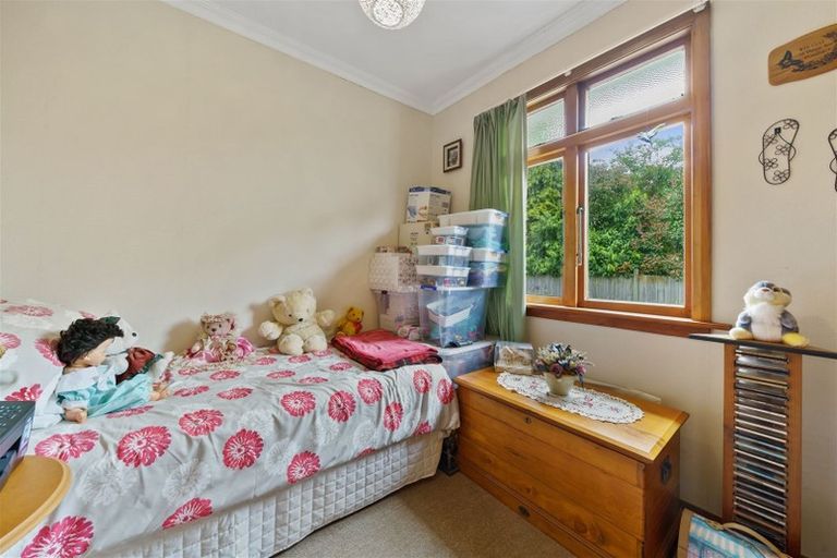 Photo of property in 22 Queenwood Road, Levin, 5510