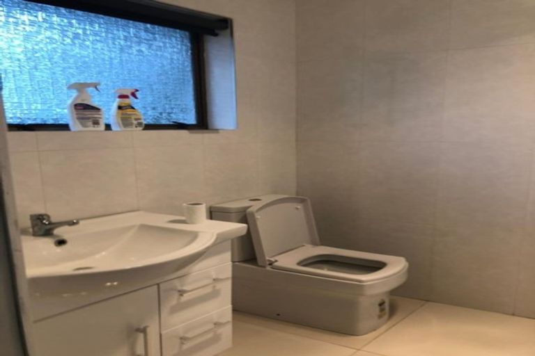 Photo of property in 6 Suwyn Place, Weymouth, Auckland, 2103