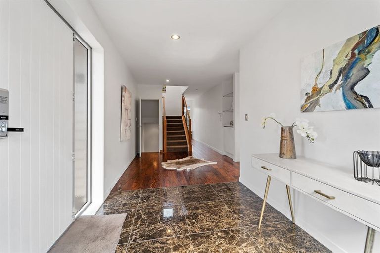 Photo of property in 25 Ballyboe Place, Pinehill, Auckland, 0632