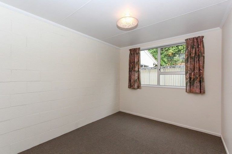 Photo of property in 1/117 Seaview Road, Westown, New Plymouth, 4310