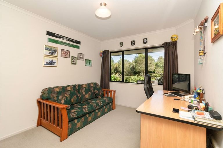 Photo of property in 13 Pukematawai Lane, Levin, 5571