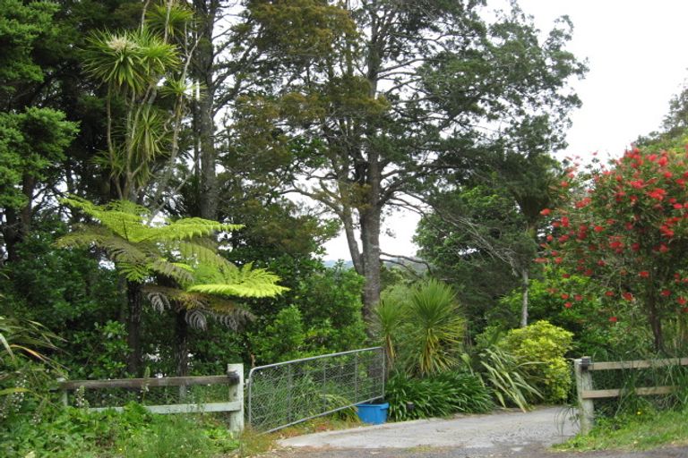 Photo of property in 94 Hinau Road, Waimauku, 0881