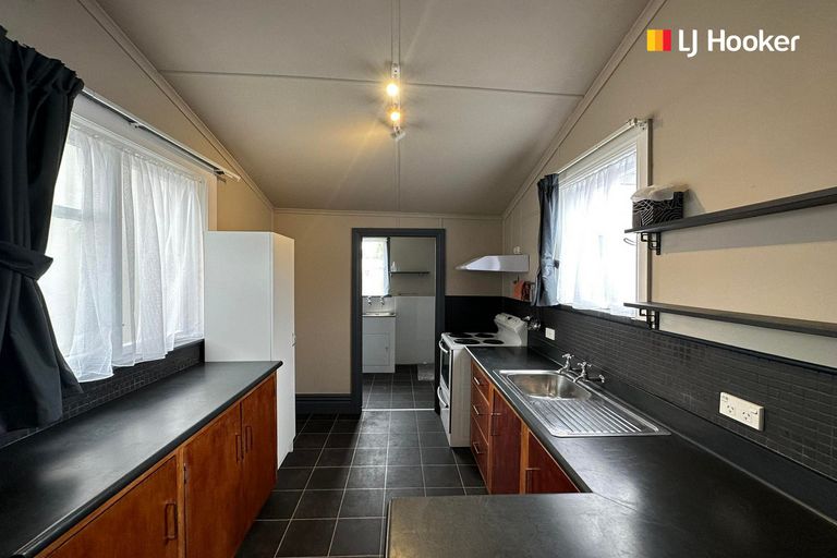 Photo of property in 255 Oxford Street, South Dunedin, Dunedin, 9012