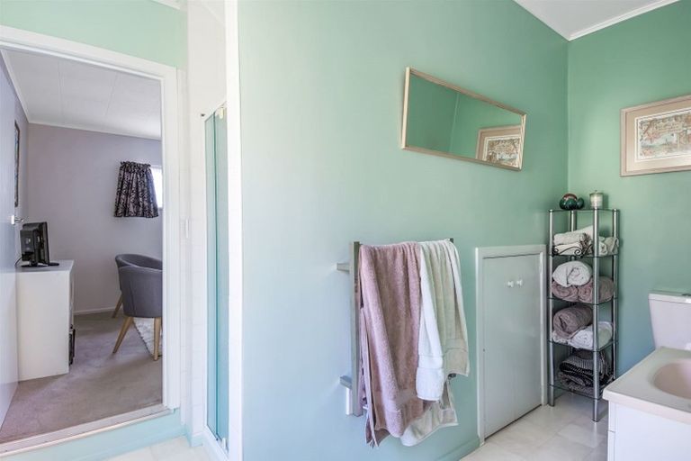 Photo of property in 62 Beazley Avenue, Paparangi, Wellington, 6037