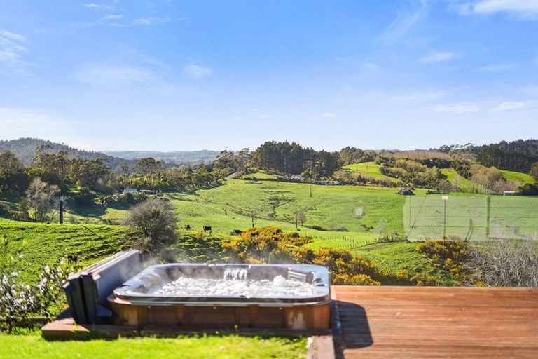 Photo of property in 233 Whitehills Road, Waitoki, Silverdale, 0994