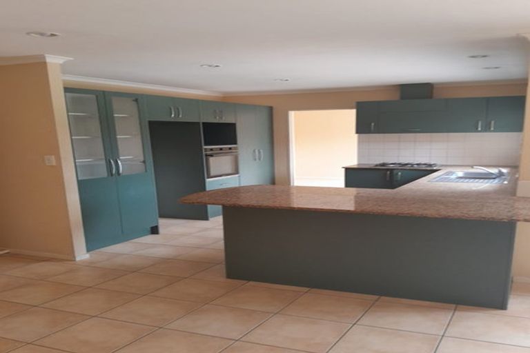 Photo of property in 6 Shankill Place, East Tamaki, Auckland, 2013