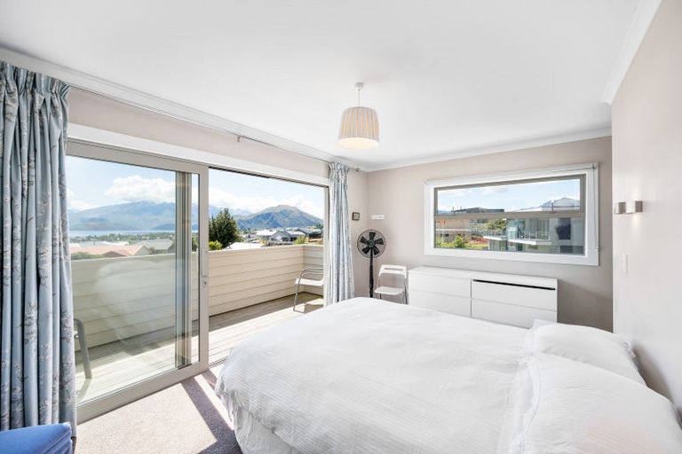 Photo of property in 6 Bovett Place, Wanaka, 9305