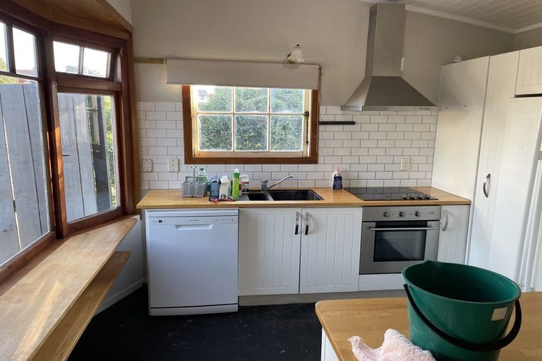 Photo of property in 18 Omokoroa Road, Omokoroa, 3114