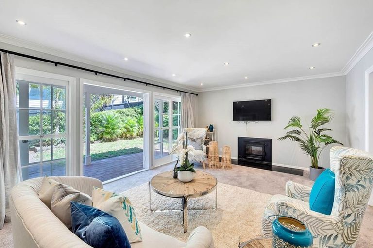 Photo of property in 74 Holyoake Place, Chatswood, Auckland, 0626
