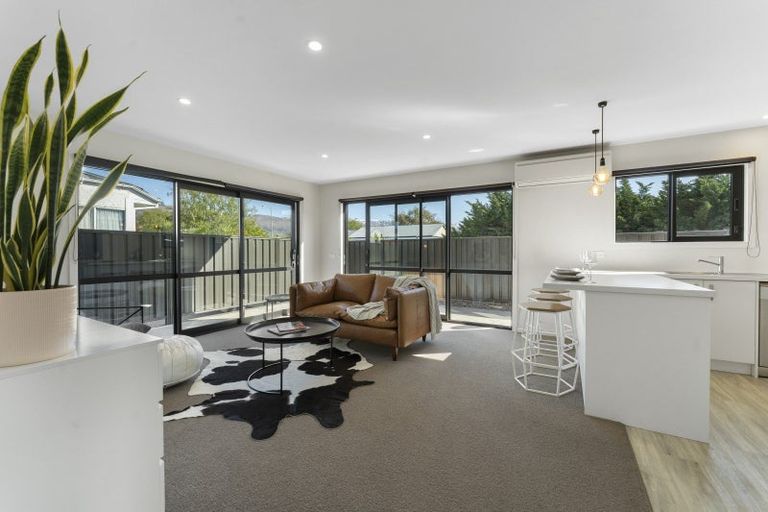 Photo of property in 16 Molyneux Avenue, Cromwell, 9310