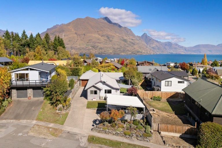 Photo of property in 1 Kelvin Place, Kelvin Heights, Queenstown, 9300