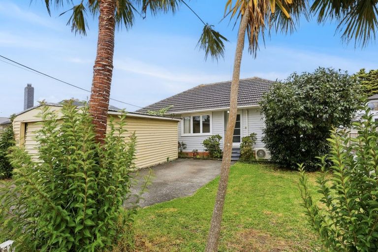 Photo of property in 47 Fairdene Avenue, Henderson, Auckland, 0610