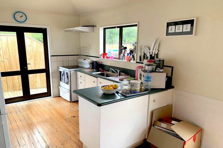 Photo of property in 52 Frobisher Street, Island Bay, Wellington, 6023