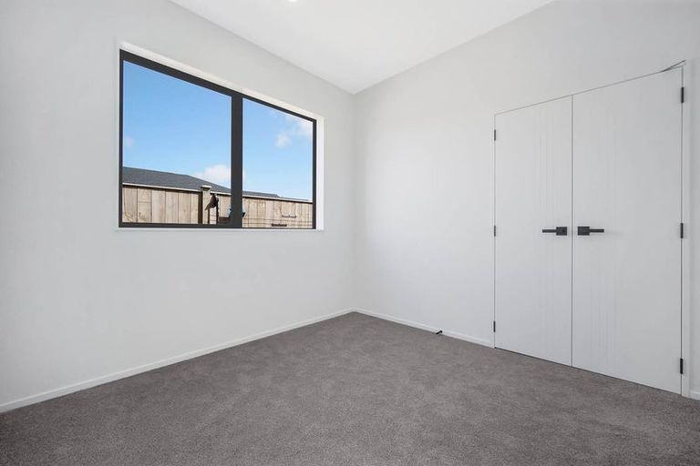 Photo of property in 15 Kaapehu Street, Karaka, 2578