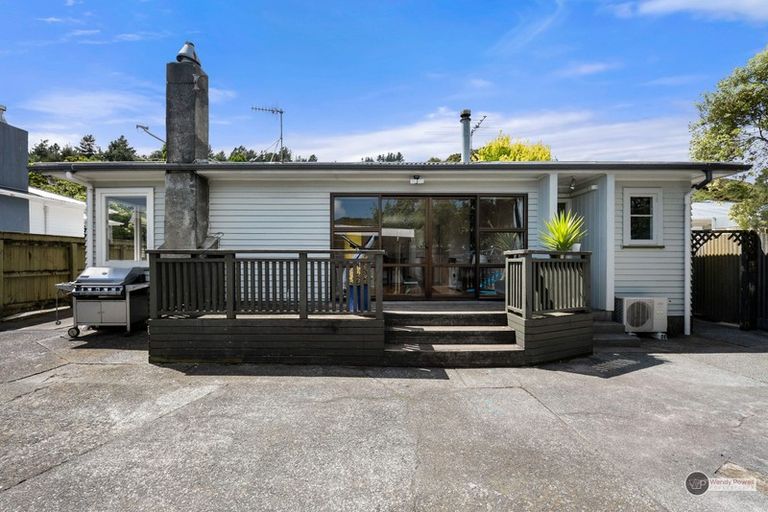 Photo of property in 32 Coast Road, Wainuiomata, Lower Hutt, 5014