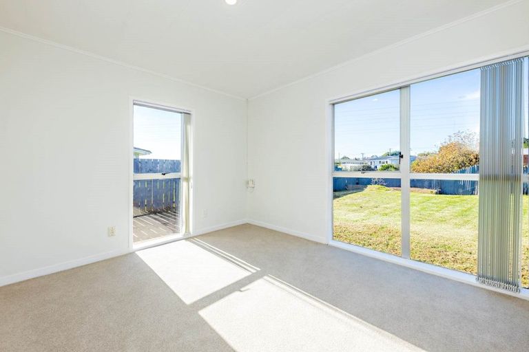 Photo of property in 68 Chelburn Crescent, Mangere East, Auckland, 2024