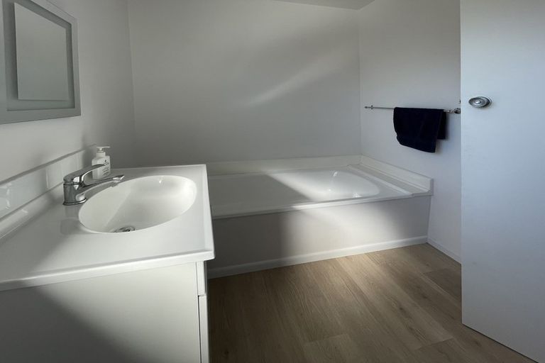 Photo of property in 31 Grahams Road, Ilam, Christchurch, 8041