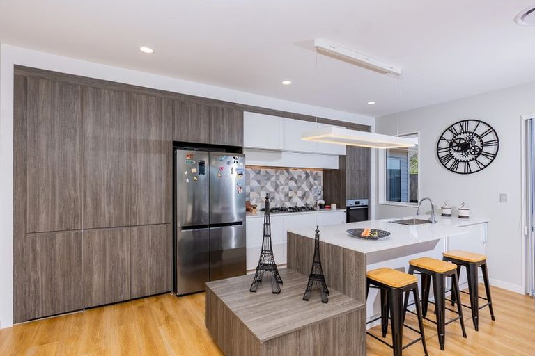 Photo of property in 26 Dida Park Drive, Kumeu, 0810