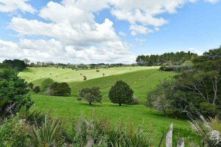 Photo of property in 167 Anderson Road, Helensville, 0875