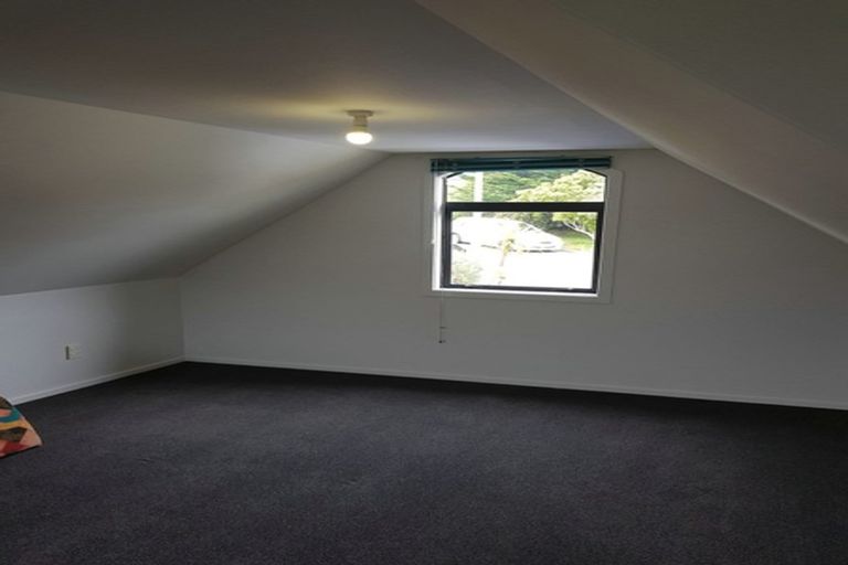 Photo of property in 1 Ridley Green, Churton Park, Wellington, 6037