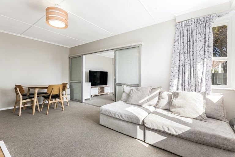 Photo of property in 90 Main Road, Titahi Bay, Porirua, 5022