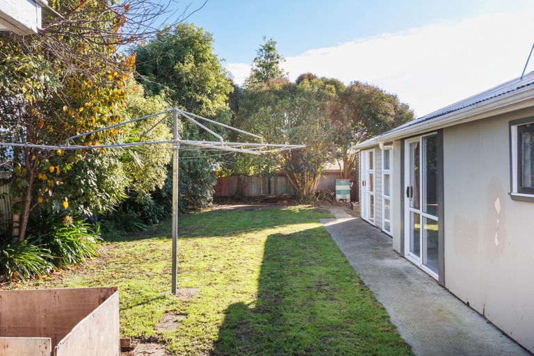 Photo of property in 21 Edgeware Road, Palmerston North, 4410