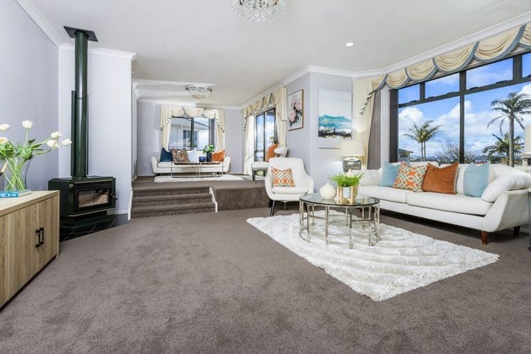 Photo of property in 5 Tornado Place, West Harbour, Auckland, 0618