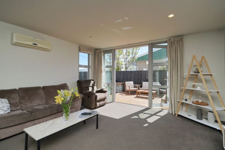 Photo of property in 76 Packe Street, Edgeware, Christchurch, 8013