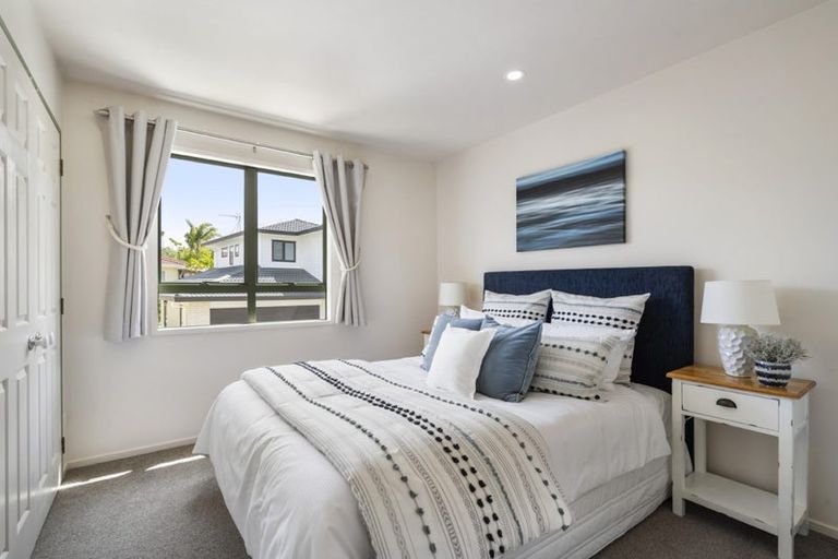 Photo of property in 15 Arirang Rise, Pinehill, Auckland, 0632