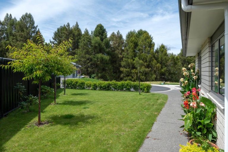 Photo of property in 8 Larches Lane, Kinloch, Taupo, 3377