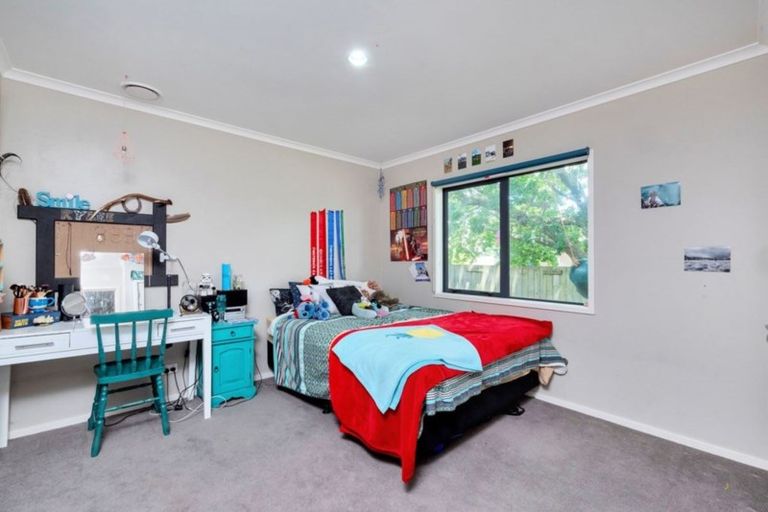 Photo of property in 38 Raabia Close, Parakai, 0830