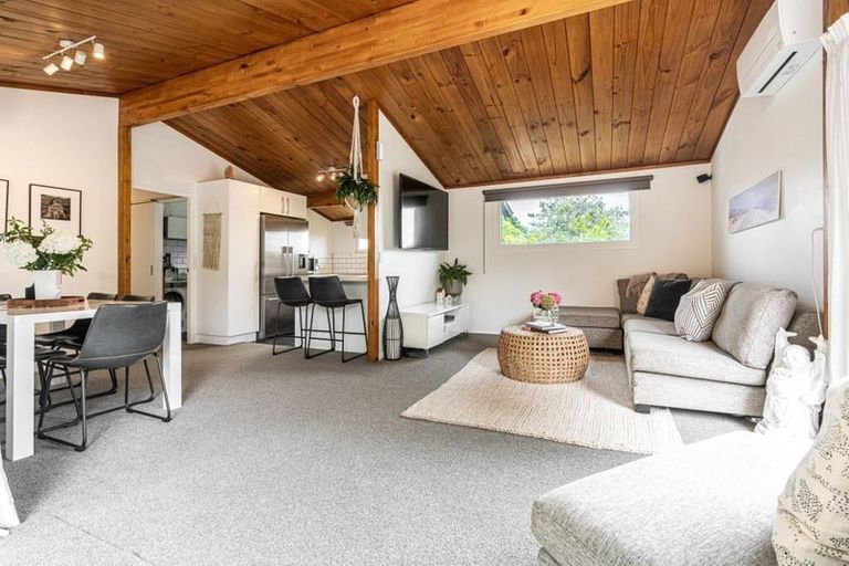 Photo of property in 1/6a Sunnynook Road, Sunnynook, Auckland, 0620