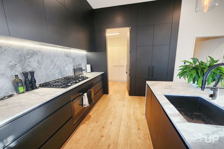 Photo of property in 1 Te Kawau Pass, Greenhithe, Auckland, 0632