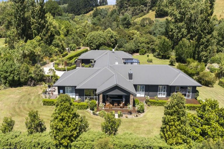 Photo of property in 38 Kingsdale Park Drive, Aokautere, Palmerston North, 4471