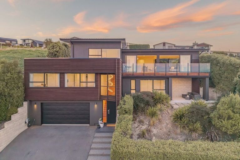 Photo of property in 3 The Terrace, Mount Pleasant, Christchurch, 8081