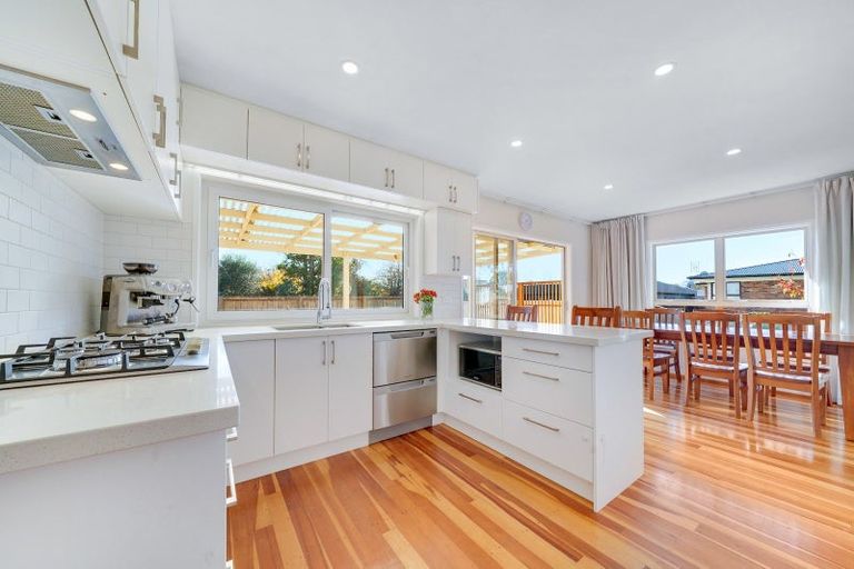 Photo of property in 28 Sandspit Road, Waiuku, 2123