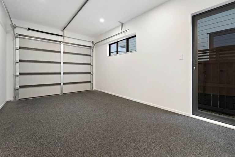 Photo of property in 15 Whiteywood Street, Westgate, 0814