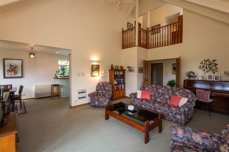 Photo of property in 2 Pentonville Close, Westmorland, Christchurch, 8025