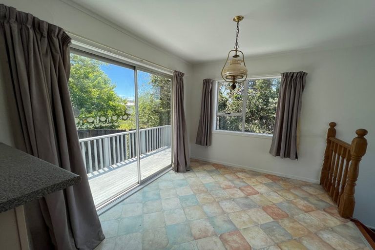 Photo of property in 17 Sumich Place, West Harbour, Auckland, 0618