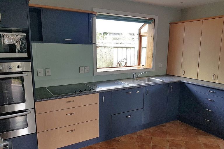 Photo of property in 98 Melbourne Street, South Dunedin, Dunedin, 9012