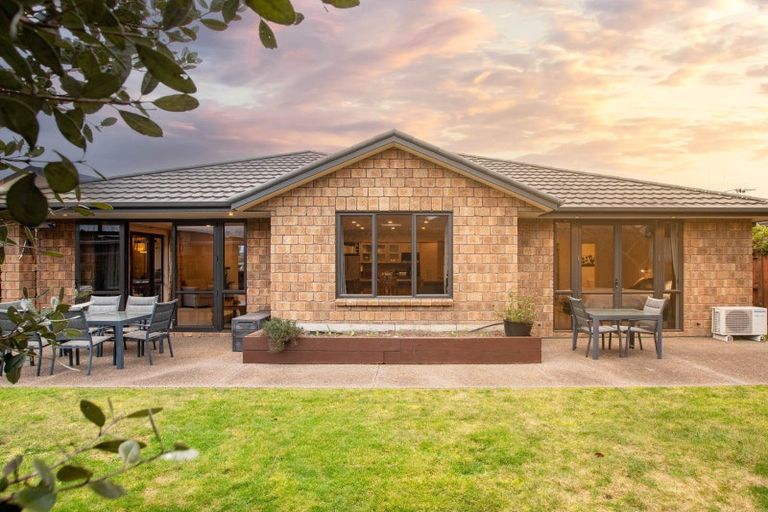 Photo of property in 18 Connor Court, Huntington, Hamilton, 3210