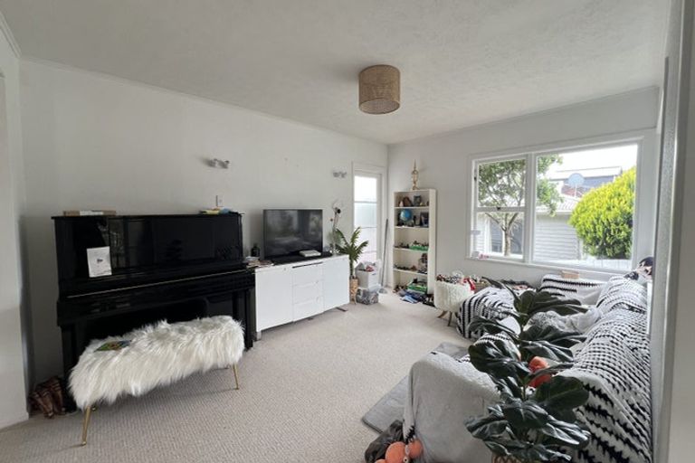 Photo of property in 59 Bond Crescent, Forrest Hill, Auckland, 0620