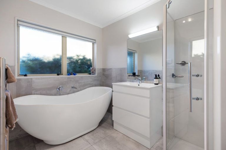 Photo of property in 3 Ridgemount Terrace, Welcome Bay, Tauranga, 3112