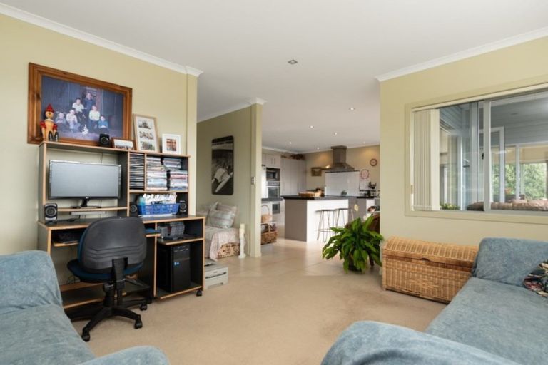 Photo of property in 19 Holyoake Terrace, Omokoroa, 3114